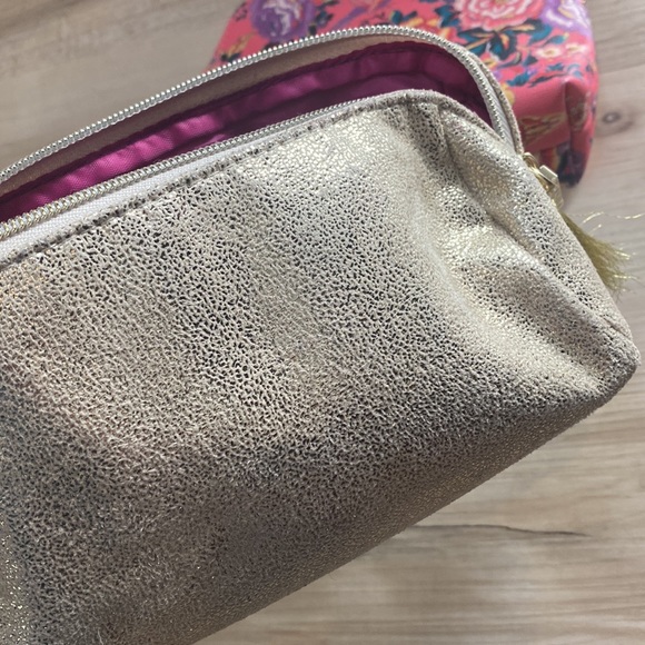 Two Adorable Small Bags/Clutch Bundle - Picture 4 of 8